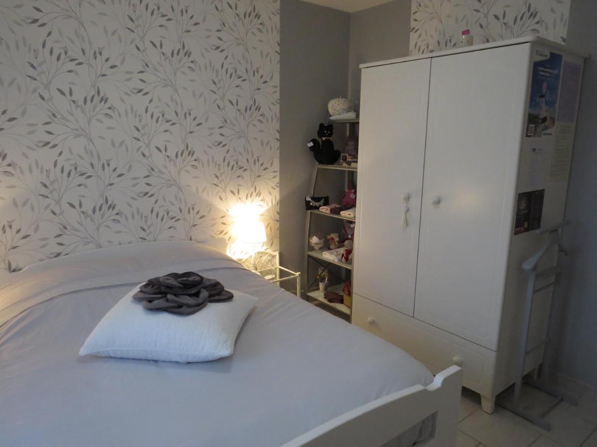 Chambre d'hôtes La Clé du Bonheur Manthelon Extérieur photo